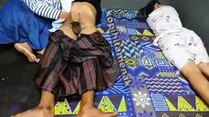 Istri Lagi Tidur Pulas, Ibu Mertua Datang Ketok Pintu